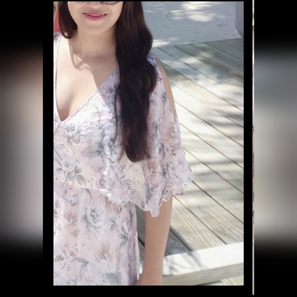 ✨Forever New floral romper - Picture 8 of 8